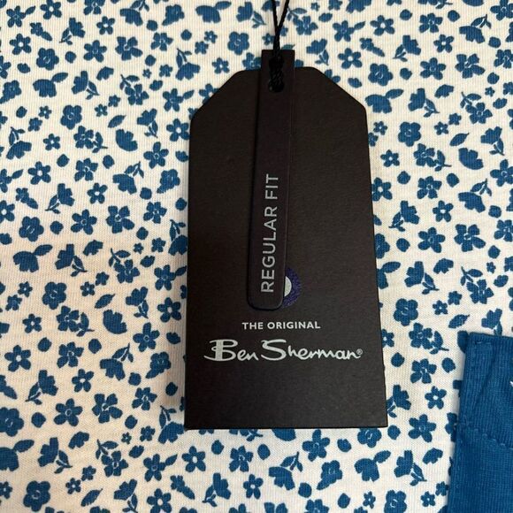 Ben Sherman Floral Print T Shirt Blue and White Size Small NWT - Picture 5 of 7